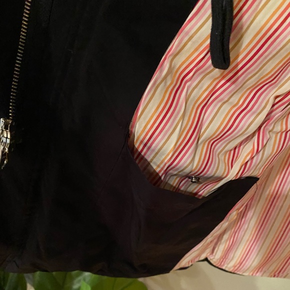 Gap • Women’s Down-Filled Parka - Picture 11 of 14